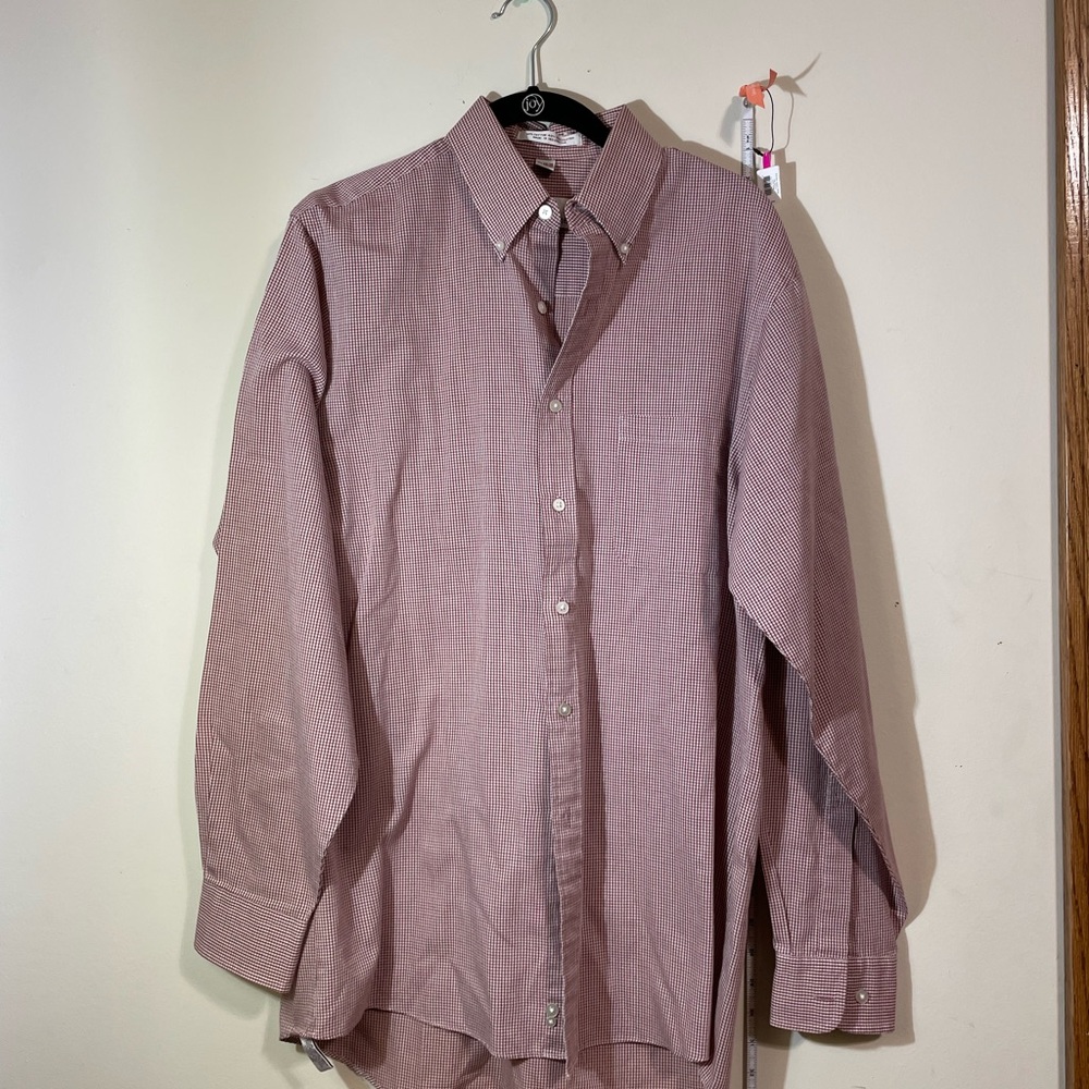 Aigner Men's Dress Shirt Medium 15 1/2 Classic Red/White button‎ collar
